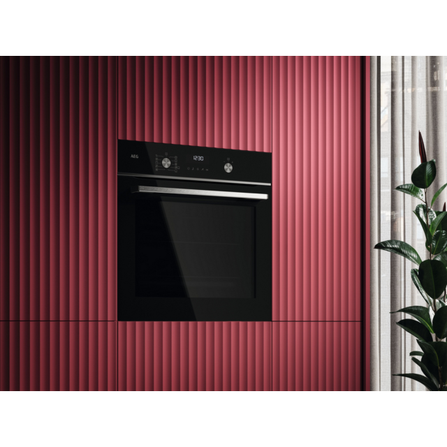 AEG GR6PB52FSB 59.6cm Built In Electric Oven Gloss Black