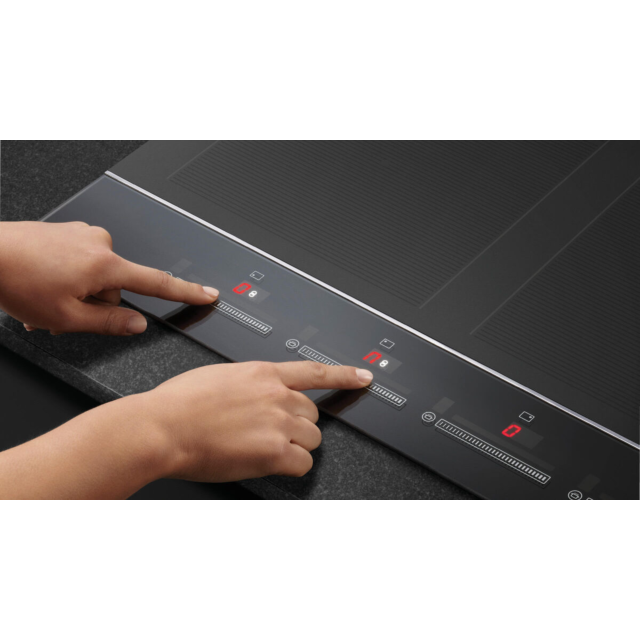Fisher & Paykel 30cm Induction Hob in Black Glass