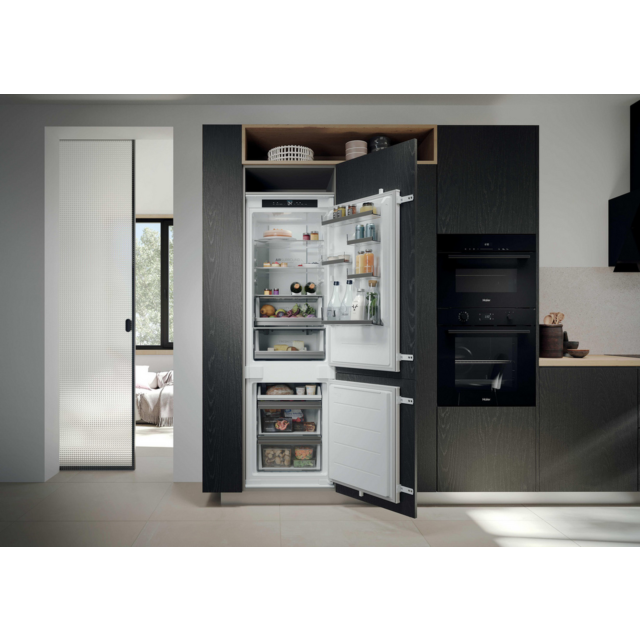 Haier HBQW5518EK-UK 70/30 Built-In No Frost Fridge Freezer