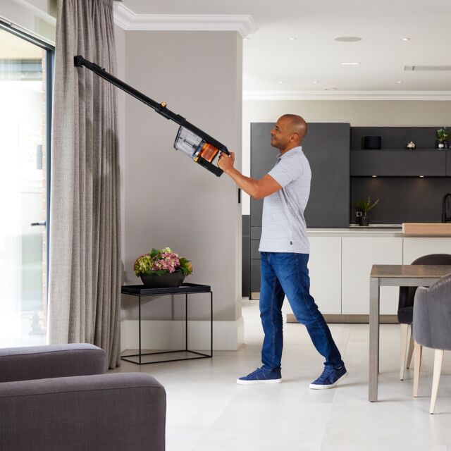 Shark IZ300UK Anti Hair Wrap Cordless Stick Vacuum Cleaner with PowerFins & Flexology - 60 Minute Ru